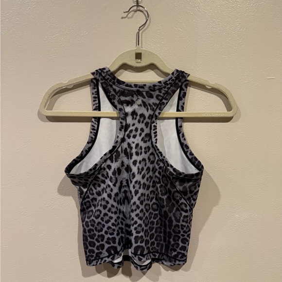 Yogalicious Black and Gray Fitted Crop Tank Top - Picture 2 of 3